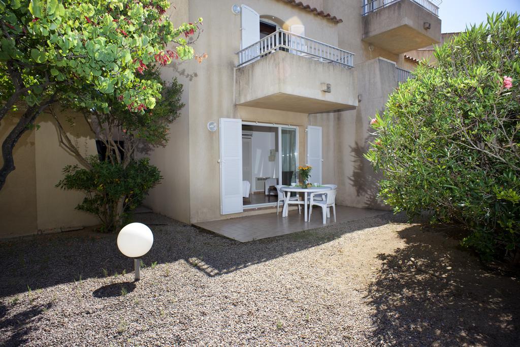 Motel Le Vieux Moulin เอลเลอรูซ ภายนอก รูปภาพ