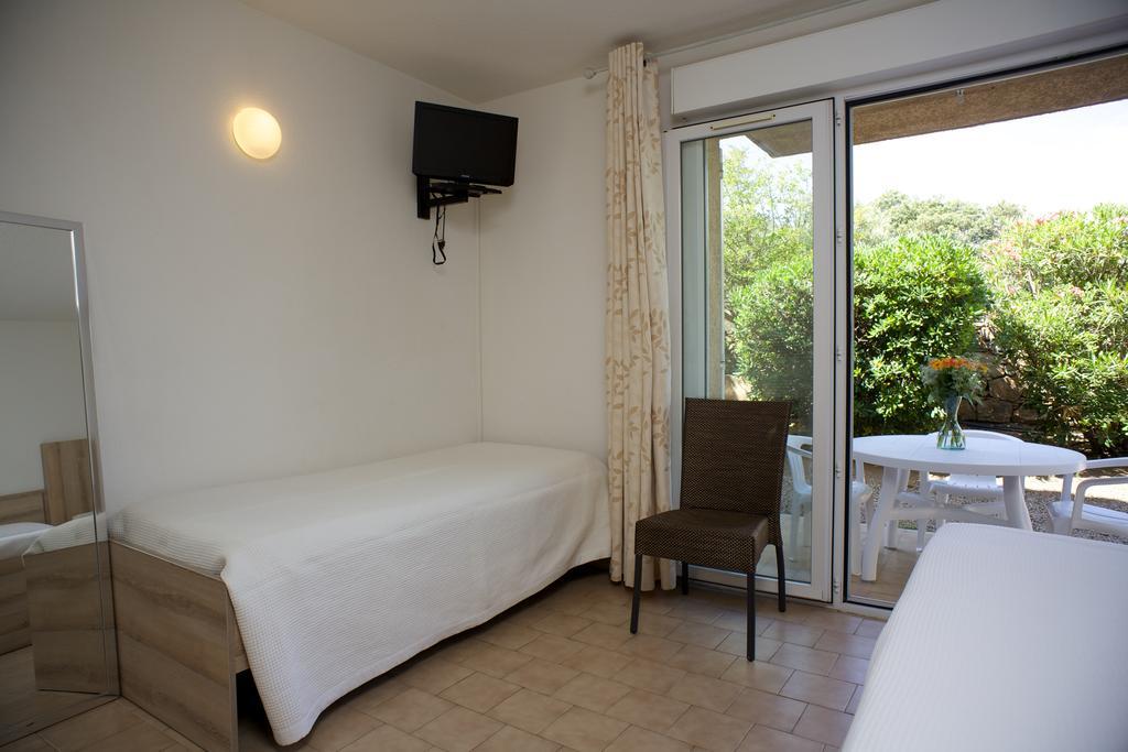 Motel Le Vieux Moulin เอลเลอรูซ ภายนอก รูปภาพ